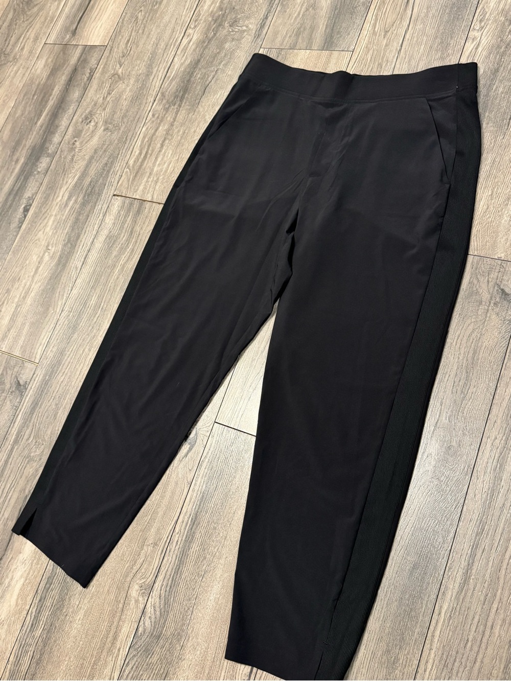 Athleta Black Pull-On Ankle Pants Size 12 Stretch Side Stripe